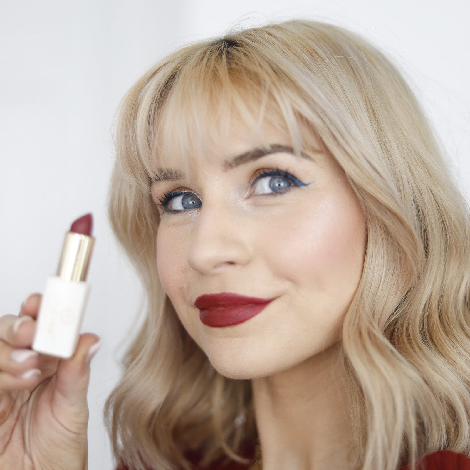 Vegan matte lipstick in magnetic case